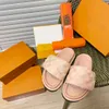 Nya flip-flops damer sandaler tofflor tofflor designer sandaler brev klistra in sommar tofflor flickor mjuk botten med låda storlek 35-41