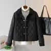 Damesgeul Lagen Lichtgewicht Down Cotton Jacket kort 2023 Winter Winterwit Franse stijl Fashionable Patch Work