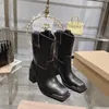 Sapatos de grife famosos Botas de cavaleiro de metal desgastadas O punk é cheio de estilo Esfregue o couro velho Sola moldada por injeção Doce menina Arraste legal Tamanho: mulher 35 ~ 39