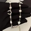 Schmuckdesigner Luxus Perlen Halskette Französische Marke Klassische Frauen Doppelbrief eingelegtes Strasssteine ​​Fünf spitze Star Perlen Charme Halsketten Schwester Fashion Gift