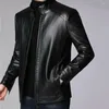 Jaquetas masculinas Fall Men Jacket Faux Leather Motorcycle com colarinho de suporte de inverno quente e quente para a prova de vento