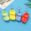 20pcs gemischte Farben 3D Mini 7 5 cm Eva Beach Hole Little Croc Schuh Schuhschlüsselbeutelzubehör Schlüssel der Key -Taschen -Schlüsselkette Zauber 220296E