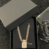 Bijoux Designer Collier en laiton de luxe Brand Français Perfume classique Pendre de bouteille incrustée Rhingestone Cuban Link Chaîne Femmes Colliers de charme Colliers de soeur