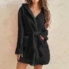 Vêtements de nuit pour femmes Soid Couleur Robes d'hiver chaudes pour dames 2022 Pyjamas en peluche Robes avec ceinture Femmes À Capuchon Homewear Peignoir Vêtements De Nuit Femmes T231223