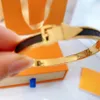 مصمم مجوهرات الحب قفل سوار سوار بنسيراس الأساور الجلدية للنساء المجوهرات الرجال الموضة 300E
