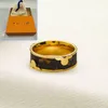 Anneau de charme de conception classique Nouvelle anneaux de mariage de luxe Boîte de logo Classic Box Packaging 18k Gold plaqué d'amour Gift Ring