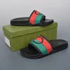 Tamanhos 36-46 Homens Mulheres Designer Chinelos Chinelos Florais Sandálias Planas Borracha Brocado Chinelos Mules Flip Flops Praia Sapatos Mocassins Chinelos Frete Grátis