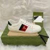 Designerskor Bee Ace Low Sports Trainers Tiger broderade högkvalitativa White Green Casual Women Men Walking Sneakers