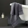 Handduk Bomull Vit bad tvättduk Fast Simple Stripe -brev broderade gråa badhanddukar för kvinnlig man hem el 80 160 cm