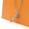 Master Design New Zircon Silver Whistle Letter Collier Men et femmes Personnalité de la mode Bijoux d'anniversaire NVXFI322R