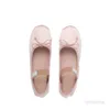 Роскошные балетные модельер-дизайнер Профессиональная танцевальная обувь Mius 2023 Satin Ballerinas MM Платформа Bowknot не мелководье одиночные сандалии для женщин 35-40