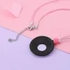 Hanger kettingen Medsor Cartoon geïnspireerd ronde ketting roze zwarte kleur sieraden trui accessoires geschenken voor vrouwen meisjes dochter