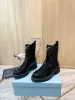 Triangle Classic Logo Designer Boots Boots Martin Fomen 100% True Cuir Fashion Casual Casual Versatile's Chaussures de haute qualité Chaussures d'usine de haute qualité