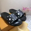 Designer Femmes Slippers Summer Slide Slippers Sandales plates sexy Men de luxe Classic Cermoir véritable Sandales Sodales Sole