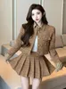 Vestidos de trabalho 2 peças conjuntos pequenos perfumados Moda vintage Tweed Tweed Single Basted Casat Short Pleated Mini Skur Suit Fomens Outifits