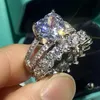 2st par ringar lyxiga smycken 925 Sterling Silver Pear Cut White Topaz Cz Diamond Gemstones Women Wedding Bridal Ring Set för L2445