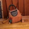 Neue echte Leder -Retro -Frauenbeutel, modische und personalisierte gewebte Handtasche, strukturierte Kuhläsesander -Schulter -Cross -Body -Tasche, Frauenpendelbeutel für die Arbeit