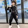 Set da bambina per bambini Felpe con cappuccio nere Felpe con strisce riflettenti Pantaloni sportivi da 2 pezzi Abiti da harem Abiti sportivi Tuta hip-hop 2020x15725996