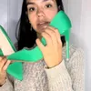 Vestido sapatos 2023 mulheres médias 7,5 cm 10,5 cm de altura Scarpins bombas de seda Lady Green Fetish Casamento
