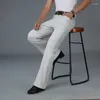メンズジーンズホワイトシンフレアブートカットデニムパンツマン用ハイウエスト快適なわずかなデザイナークラシックルーズカジュアルズボン
