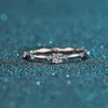 925 Silver Diamond Test Passe 0 1 karat 3mm E Färg Moissanite Ring Perfekt snitt Sparkling Mini Lab -odlade diamantringar för tjej C2707