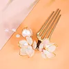 Hair Clips Classic Pearl Lotus Comb For Women Vintage Chinese Style Flower Forks Hairpin Headwear Elegant Accessories