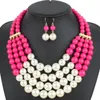 Boucles d'oreilles de collier Set Perle de couleur multicouche luxueuse pour les femmes Exagéré Purple Pink Imitation-Pearl Chain-Cride-Necklace