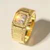 Alyans Erkekler 18krgp Gold 1 5ct Diamant Pave CZ Avusturya Kristal Taş Yüzük Nişan Bantları Erkek Boyut 7-12 Hediye270E