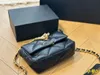 Дизайнерская сумка по кросю канал 19 сумки 23c мини -ягнятая сумка для плеча золотой пряжка с бриллиантами.