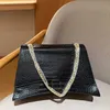 Säljkedja Half Moon Bag B-Letter Shoulder Crossbody Väskor Högkvalitativ Tygväska Koppling Flip Wallet Fashion Läder Handväska Damer Totes 231215