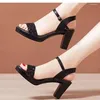 Vestido Sapatos de fivela de fivela sandálias de salto alto para mulheres 2024 estilo de verão Lady Lady Aberto do pé romano Sandalias Feminino Caminhada