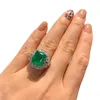 Anelli da matrimonio Simulato femminile Royal Sapphire Treasure Emerald Treasure Luxuria Exagerate Flower Regolable Anello