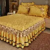 Cedida de cama Cama de invierno de estilo de falda de lujo en la gruesa cubierta de algodón acolchado colchón de estilo europeo Golden Golden