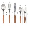 Ensembles de vaisselle 1pcs Handle en bois cuillère Articles ménagers Metal 304 Fork à couteaux en acier inoxydable et cuisine maison