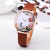 Montre-bracelets en quartz Watch for Women Fashion Fashion Casual Leather Belt Watchs Floral Print Down Robe 2024