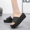 Sapatos de vestido High Base Mulheres Verão Flip Flops 2024 Número 43 para Mulheres Sandálias Mulher Tênis