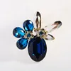 Brooches Vase Fleur pour femmes Designer de luxe Super Flash Imitation Crystal Corsage Fashion Vêtements Broche en gros