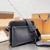 حقيبة مصممة عالية الجودة حقيبة رسول Men Men Bag Crossbody Bag Mens حقيبة حقيبة مغناطيسية مغلقة مغلقًا عبر الجسم حقيبة جلدية من الجلد أكياس الكتف