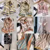 22Color Vintage Designer Letter Printing Cashmere Scarves Fashion Womens Famous High Quality Winter Tassels Wool Spinning Thicken 241s