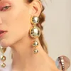 En stor metallguldfärg stora pärlor kul örhängen för kvinnor länge hängande droppe droppörhängen modeparty smycken1292m