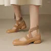 ドレスシューズドロップ船レトロフレンチスタイルクロスバンドKhaki Pumps女性ブロックメッドヒールパーティーメアリージェーンズレディーススクエアトゥ2024スプリング