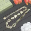 9A Qualiry Designer Vintage Letter Halsband Designer Long Pendant Halsband Guld Interlocking Letter Halsband smycken med låda