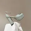 Famose scarpe di marca di design femminile, sandali scarpe romane con tacchi bianchi con tacchi alti tacchi alti marchi da donna sandali in pelle di brevetto estivo femminile femminile