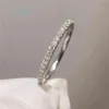 Inbeaut 18K Weiß Gold plattiert Diamond Test Runde Ausgezeichneter Schnitt 0 1 CT Mikro D Farbe Moissanit Ring 925 Siver Party Schmuck X2289