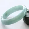 Natürliches Jade-Armband Die Breite beträgt ca. 12 mm-15 mm Der Durchmesser von 54 mm-60 mm 267d
