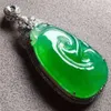 Chinesischer Stil Jade Lucky Jewelry Gold Natural Green Icy Spezies Jadeitcharme Anhänger