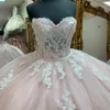 Różowa suknia balowa sukienka Quinceanera 2024 Aplikacje koronkowe księżniczka Tiulle Vestidos de 15 AnoS of the ramion urodziny