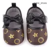 Luxury Butterfly Knot Princess Chaussures pour les bébés filles Soft Souded Flats Mocasins Toddler Crib Toddler Chaussures Baby Fashion