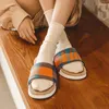 Slippers 2023 Spring and Automn Style Home Femme's Plaid Plaid Fashion décontractée Fashion épaisse semi-slip Slip Slip-ons chaussures