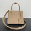 10A حقائب مصممة عالية الجودة Cassandra Minitophandle Bagin Grain de Poudreembossed Leather Totes ContaNehandbag Closure